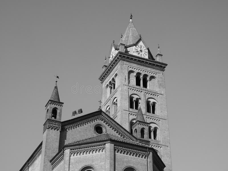 Собор San Lorenzo в Alba в черно-белом стоковая фотография rf